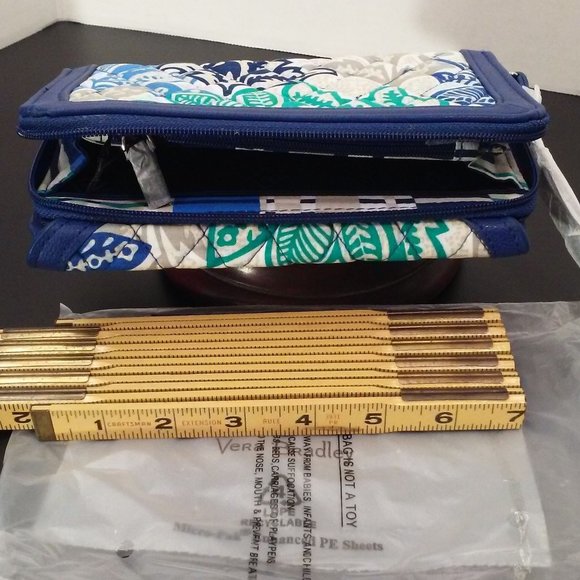 Vera Bradley Ultimate Wristlet 'Santiago' NWT NIP Quilted Floral Vegan Trim Blue - Picture 10 of 12